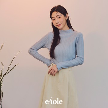 木耳捲邊微立領造型針織上衣-藍