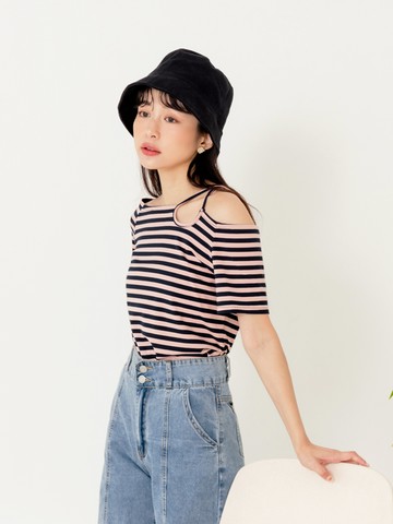 微性感交叉肩帶造型小露肩上衣