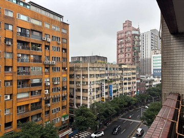 臨江夜市看101大四房｜台北市大安區基隆路二段