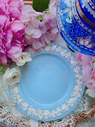 英國骨瓷Wedgwood 1940 年藤浮雕蛋糕盤庫存品值得收藏馬年 新年