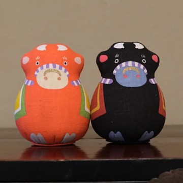 京都手繪亞麻人形不倒翁-干支丑(生肖牛)(紅/黑)