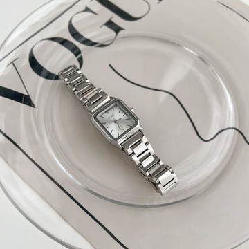 姬妮詩嫚復古小眾手表女ins簡約氣質小方盤輕奢高級學生鋼帶腕表