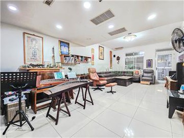 只有這間~美術館翻新大地坪透天豪邸｜高雄市鼓山區中華一路