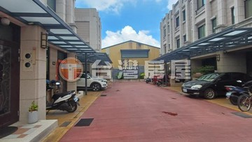 獨家彰化溪湖車庫透天別墅｜彰化縣溪湖鎮顯光路