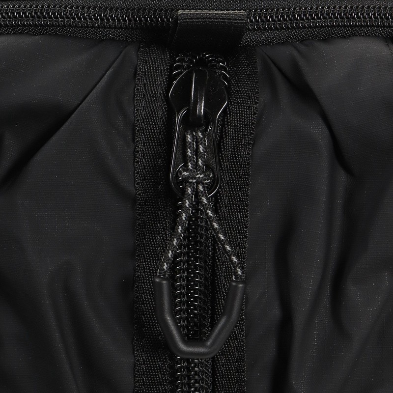 Oakleyバッグ ポーチリュック エッセンシャル バックパック M 24l 防水 軽量 Fos 02eブラック 通販 Lineポイント最大1 0 Get Lineショッピング
