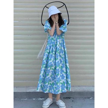 冷淡風高級感藍色碎花裙女夏2026年新款韓版chic寬松泡泡袖連衣裙