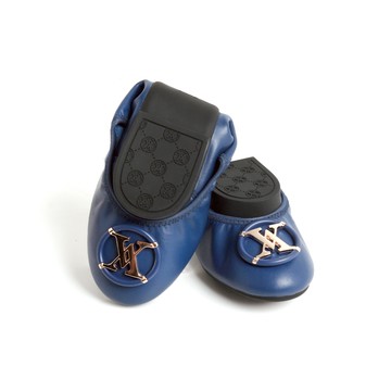 嬿娜2·全真皮質感圓頭折疊平底娃娃鞋-深藍(版型偏小1碼)