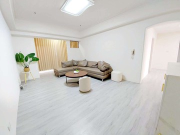 盧麗玲金獅湖生活圈・稀有景觀四房湖邦花園附平面車位｜高雄市三民區鼎昌街