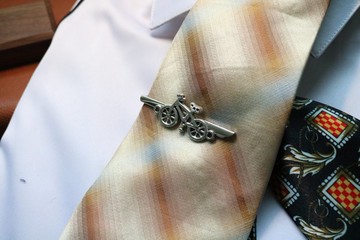 银色英伦风自行车领带夹型男领带配件