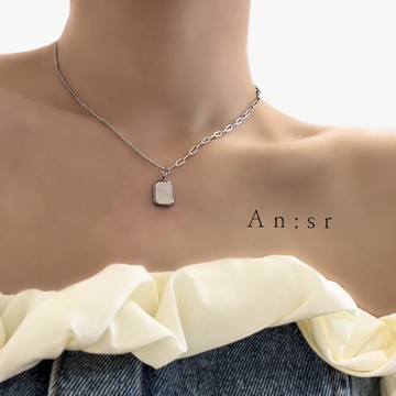 An:sr—「巧克力方塊 不對稱金屬鏈」雙色 鈦鋼 英文字母 氣質 百搭 項鍊D0039