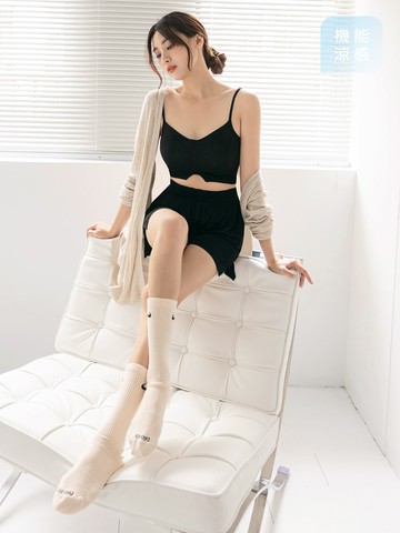 涼感親膚．彈力透氣側開衩短褲