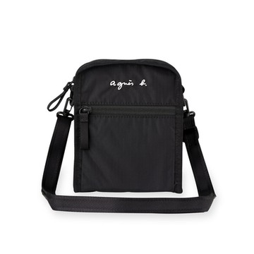 agnes b. Voyage 刺繡logo防潑水尼龍斜背包 (黑)