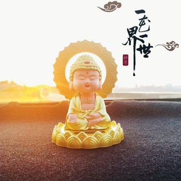 🔥臺灣出貨🔥耐高温太阳能车载香薰如来佛摆件中控台小和尚车载摆件装饰品摆件