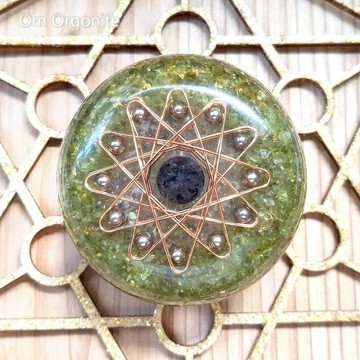 十二芒星努烏邁特橄欖石奧剛能量塔