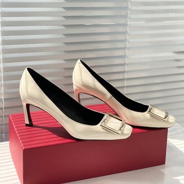 香港2025春秋方扣氣質單鞋女方頭高跟鞋漆皮粗跟喇叭跟婚鞋辦公室