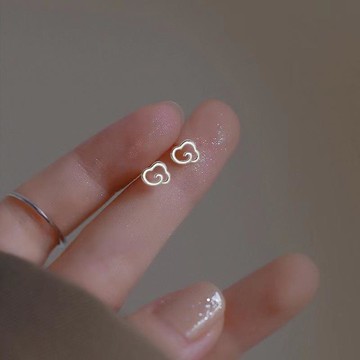 🥇隔日達出💎清新網紅2026年新款潮ins小衆雲朵氣質網紅高級感冷淡風防耳釘