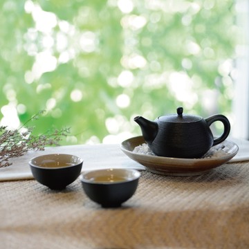 LOHAS 旋轉壺自在茶組(四件式) -禪風黑 一壺兩杯一活水球