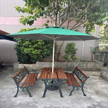 4尺公園桌＋網格公園椅二張＋9尺玻纖遮陽傘＋專用傘座