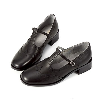 [獨家訂製楦型]全真皮方頭翼紋沖孔T字瑪莉珍鞋 黑色