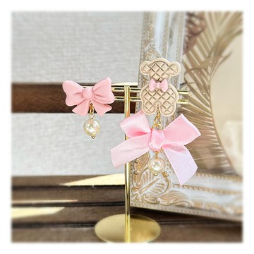 公主耳針緞帶和熊
