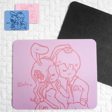 【兩入優惠價】客製化人像・原創插畫・光學滑鼠墊一對・似顏繪