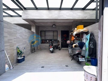 仁德｜輕屋齡傳統透天｜近奇美博物館｜都會公園｜台南市仁德區中正路一段