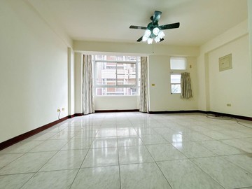 民生南路邊間車庫別墅｜嘉義市西區民生南路