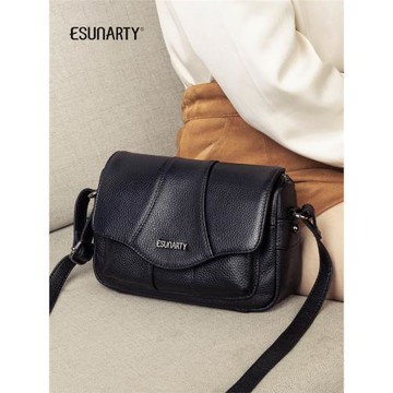 輕便斜挎包包女2025新款百搭真皮媽媽款小方包女士休閑軟皮單肩包