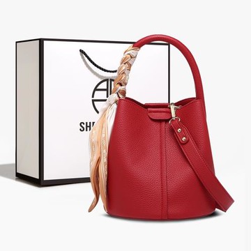 圣米洛紅色結婚包包女新娘包2026新款潮小眾手提包婚禮用水桶包