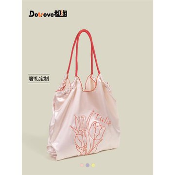 都淘高級感花朵刺繡緞面抽繩單肩包女大容量多巴胺旅游通勤托特包