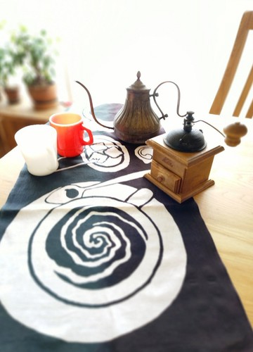 注染手拭《喫茶店での珈琲》深綠・茶色 35×90cm