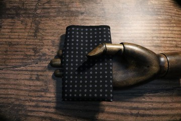 黑色渐变圆点口袋巾英伦风手帕丝巾