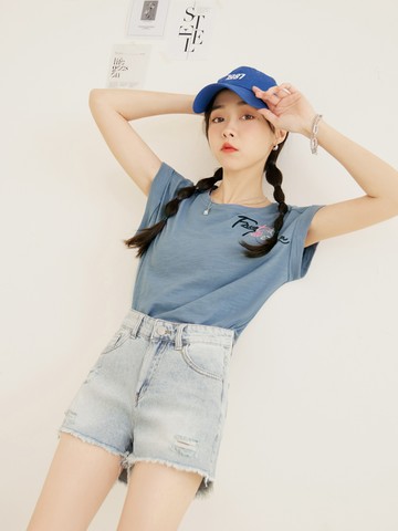 竹節棉跳色刺繡反折寬袖上衣