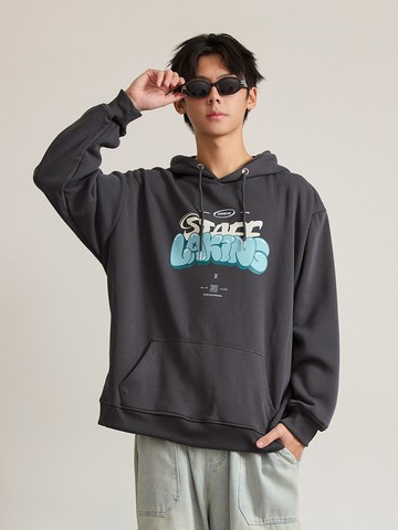 美式街頭塗鴉中圖長帽T