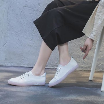 薄款真皮小白鞋新款滑板鞋牛筋底護士鞋軟底顯腳小旅游鞋單鞋淺口