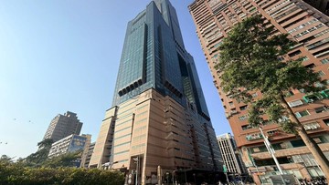 亞洲新灣區地標資產』稀有樓中樓～店面+辦公室｜高雄市苓雅區自強三路