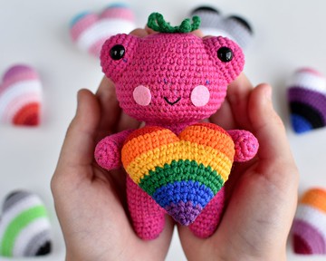 草莓青蛙毛絨 / 驕傲毛絨青蛙 / 帶心鉤針青蛙 / LGBTQ+