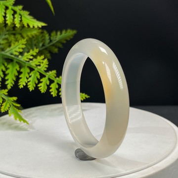 精美 淺香槟金瑪瑙手鐲 53MM 高冰透淨體起剛 美觀大氣 氣質優雅