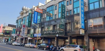 正東榮路#10米大面寬雙透店+15間合法套房規劃｜台中市大里區東榮路
