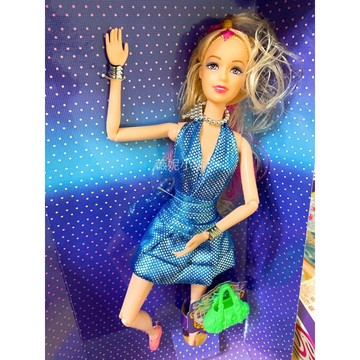 《翔翼玩具》芭比娃娃 衣服穿搭 變化 家家酒 小女孩的夢想 芭比 夢幻 禮物 兒童玩具 73365