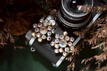 【老飾品/西洋老件】閃亮星型炫光萊茵石夾式老耳環 古著耳環