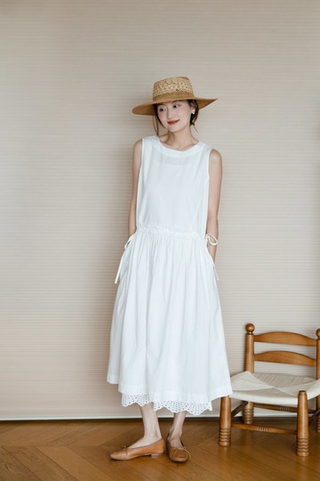Moonsee 日式高密棉木耳邊抽繩收腰無袖連衣裙