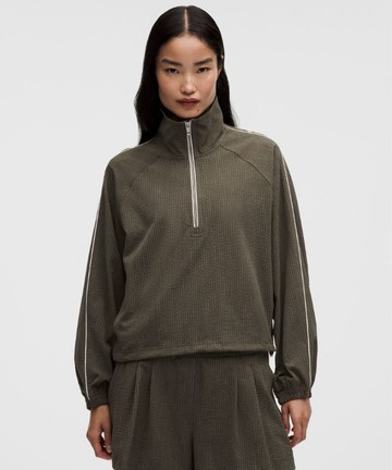 Seersucker WovenAir Funnel-Neck Half Zip Sweatshirt Size Large