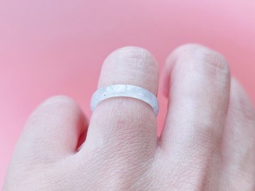 【親翠】天然翡翠 冰莫西沙撒烏雞美人條方戒手指鐲8.5號戒圈 J款