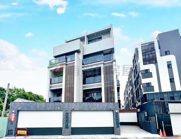 北屯十期‧全新五大房臨路電梯別墅近東山高中｜台中市北屯區景和街