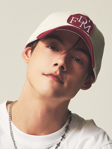 DFM BIG SIZE TWO TONE PATCH STRAP CAP [VIVA MAGENTA]