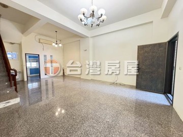 台屋思佳稀有釋出！宜市明星學區典雅別墅｜宜蘭縣宜蘭市女中路三段