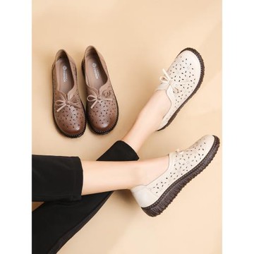 春夏季媽媽鞋涼鞋鏤空洞洞鞋舒適軟底防滑中年皮鞋中老年人女單鞋