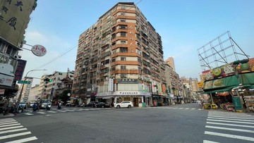 市中心捷運R8三多遠百商圈高坪效低公設精緻美三房｜高雄市苓雅區林森二路