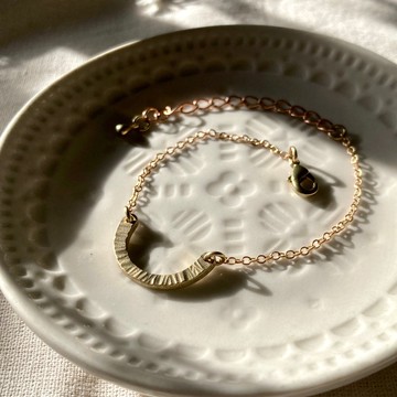 老林雜貨 | U型敲紋黃銅手鍊